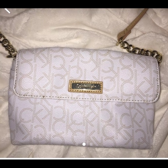 Calvin Klein - Picture 2 of 3